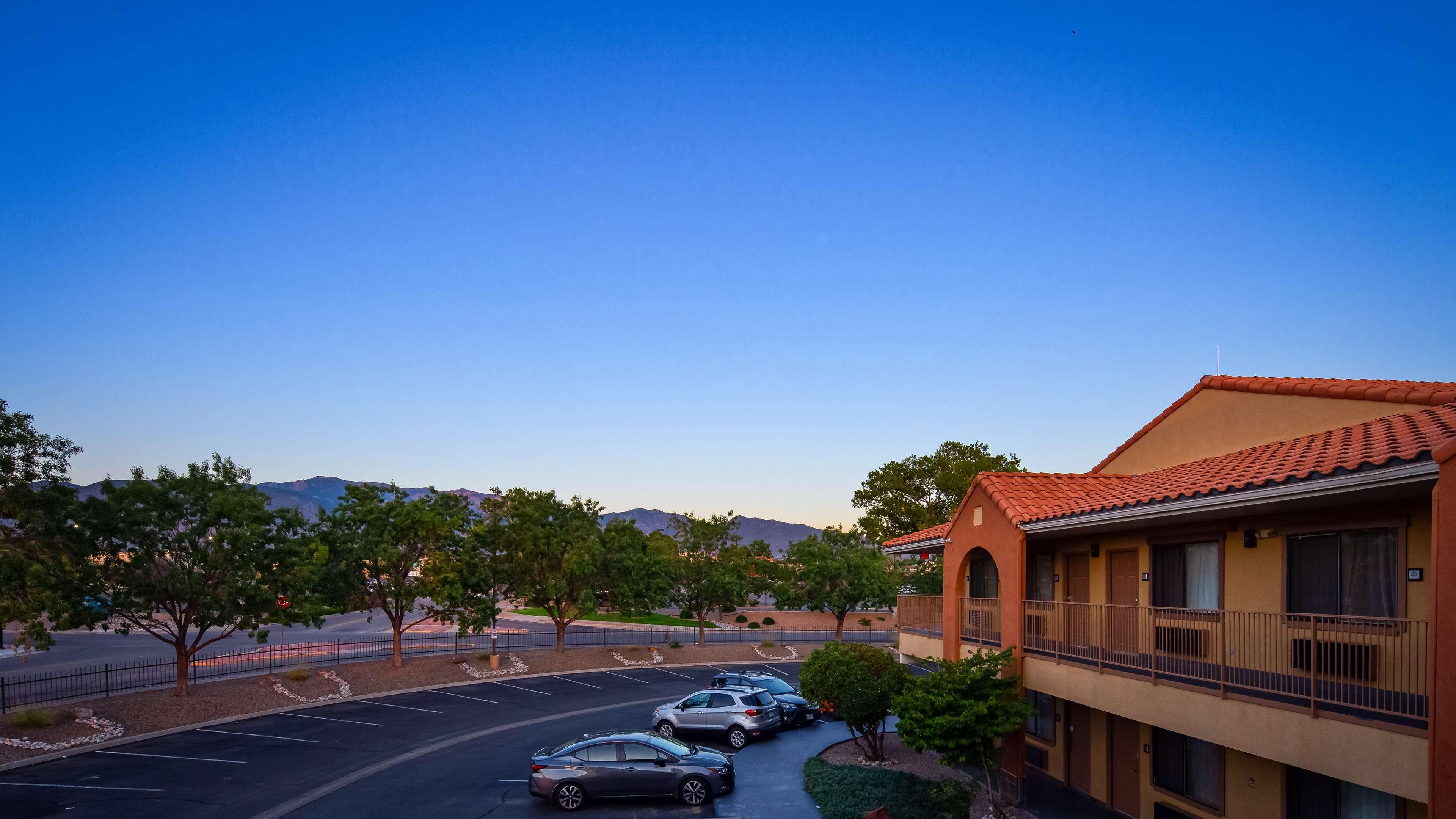 Surestay Plus Hotel By Best Western Albuquerque I-40 Eubank Eksteriør billede